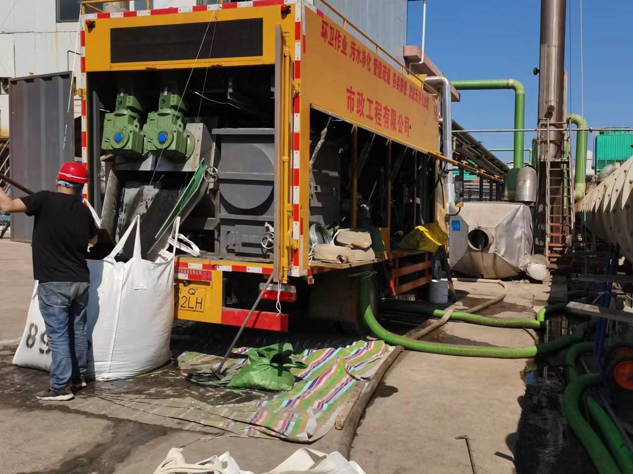 西区淤泥压干处理